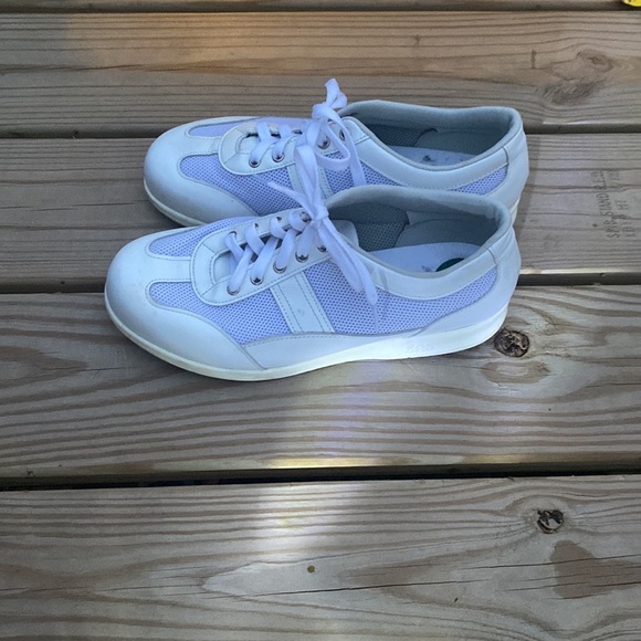 🍍SAS WALKING SHOES🍍SIZE 9.5W🍍 - Picture 2 of 6